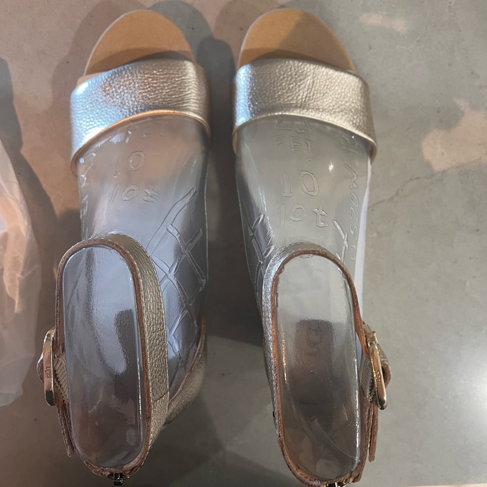 Ugg Sandals - image 5